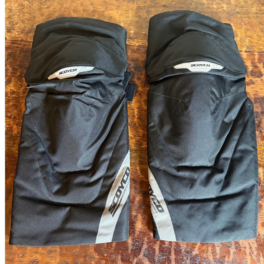 SCOYCO Black and Gray Adult Knee Pads Adjustable Velcro Backing